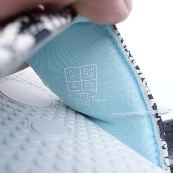 NEW PUMA Women's Cool Cat Snake Slide Sandals 380794-01 Black/White/Silver - Picture 8 of 12